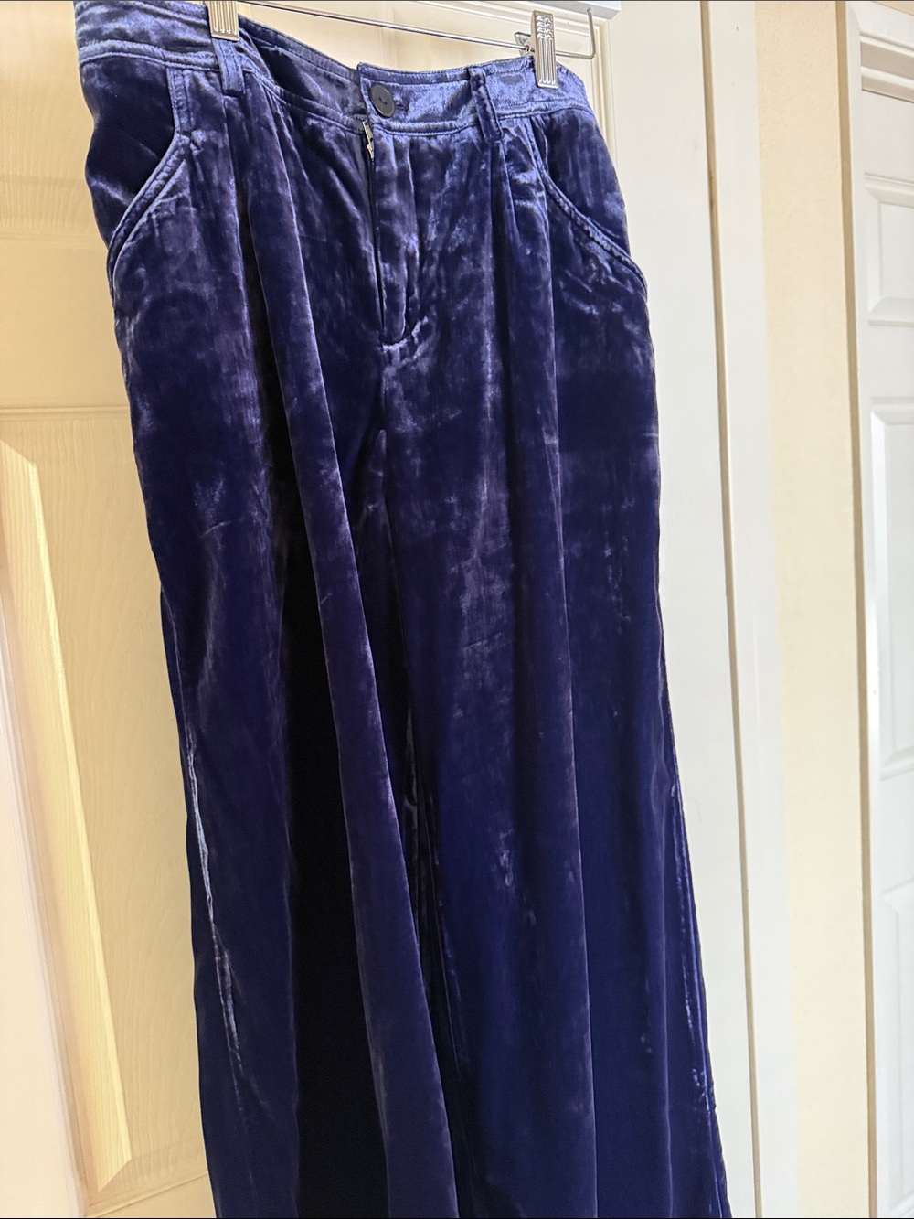 Anthropologie Velvet Wide-Leg Pants in Deep Navy - Picture 4 of 8